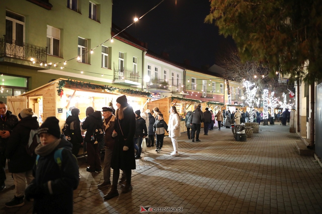 Jarmark Bożonarodzeniowy w Ostrołęce [4.12.2025] - zdjęcie #30 - eOstroleka.pl