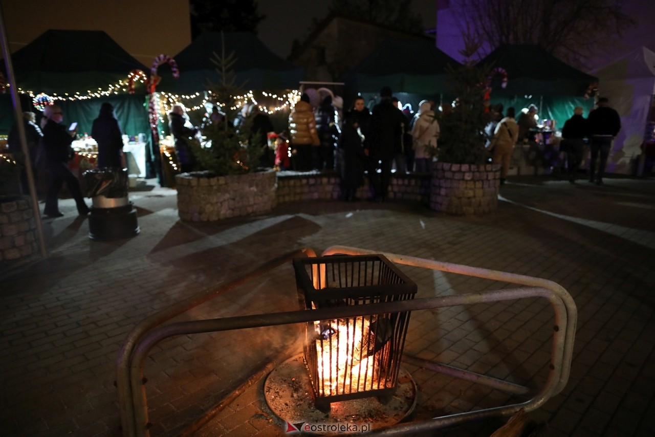 Jarmark Bożonarodzeniowy w Ostrołęce [4.12.2025] - zdjęcie #24 - eOstroleka.pl