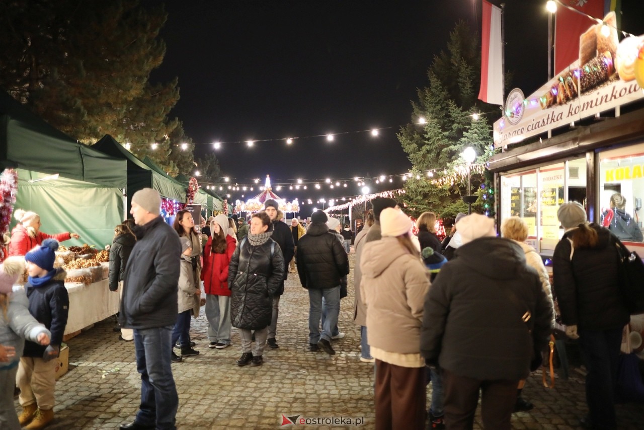 Jarmark Bożonarodzeniowy w Ostrołęce [4.12.2025] - zdjęcie #21 - eOstroleka.pl