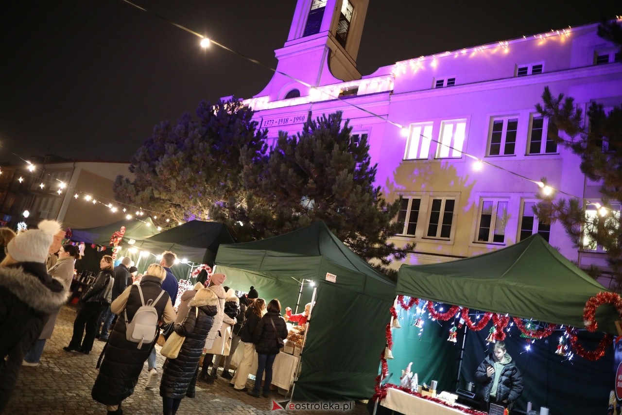 Jarmark Bożonarodzeniowy w Ostrołęce [4.12.2025] - zdjęcie #20 - eOstroleka.pl