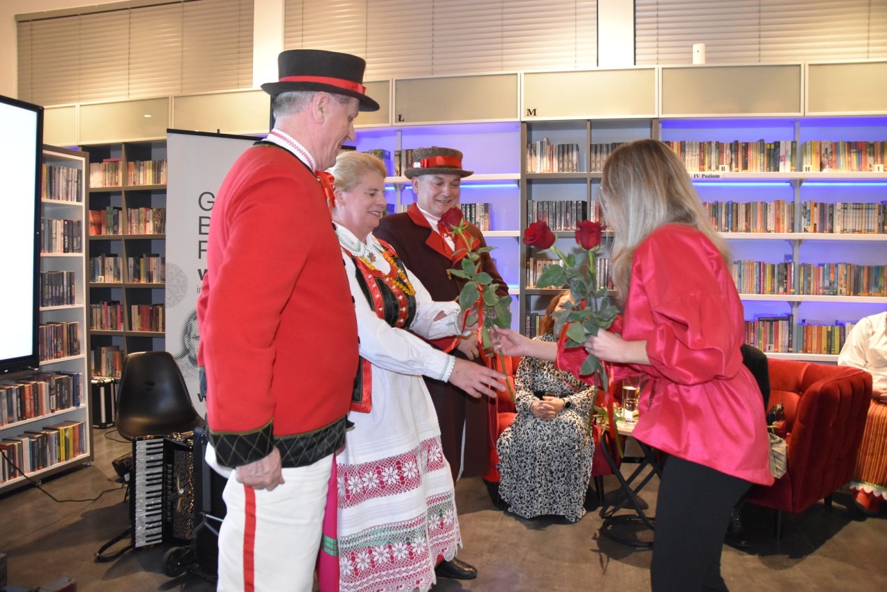 Dawne życie na Kurpiach: pamięci Marianny Staśkiewicz w gminnej bibliotece fot. Gmina Kadzidło  [3.12.2025] - zdjęcie #73 - eOstroleka.pl