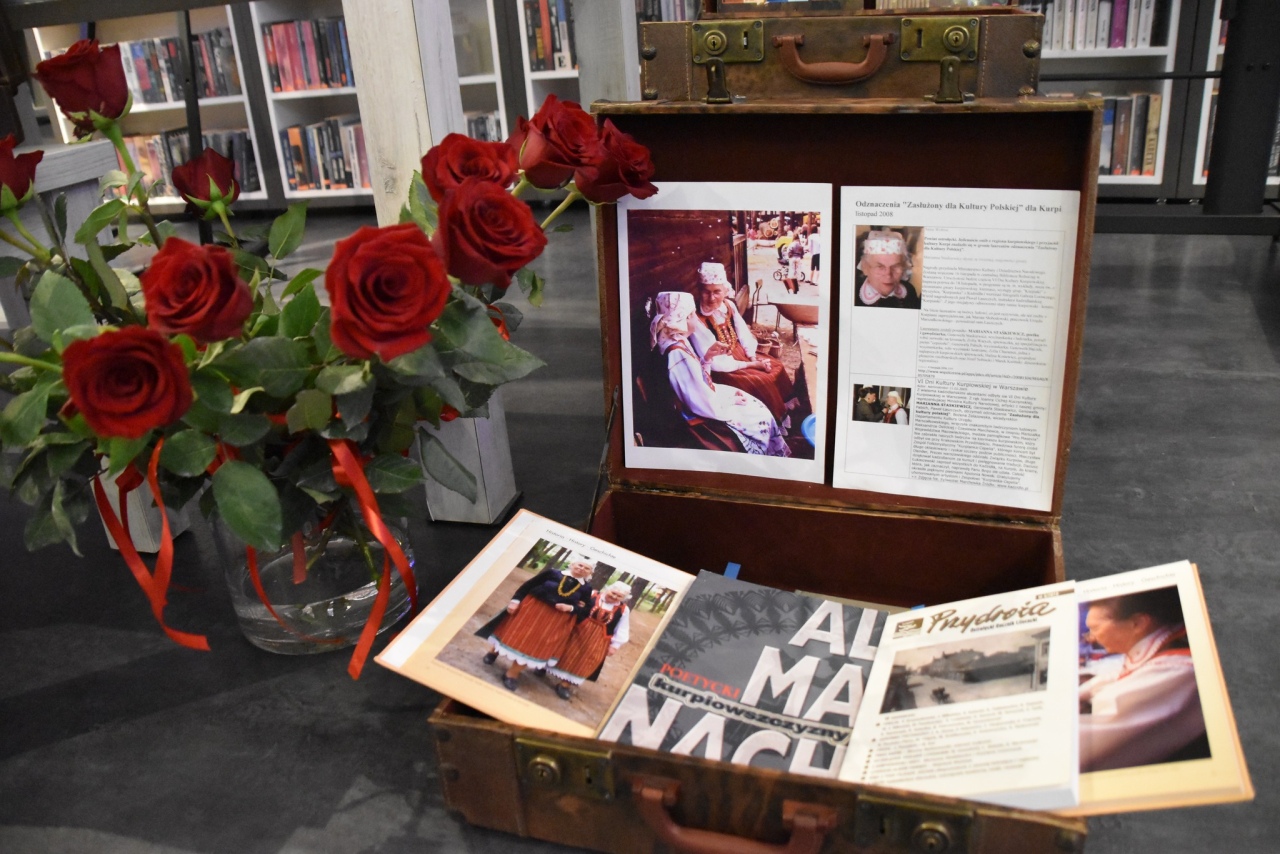 Dawne życie na Kurpiach: pamięci Marianny Staśkiewicz w gminnej bibliotece fot. Gmina Kadzidło  [3.12.2025] - zdjęcie #68 - eOstroleka.pl