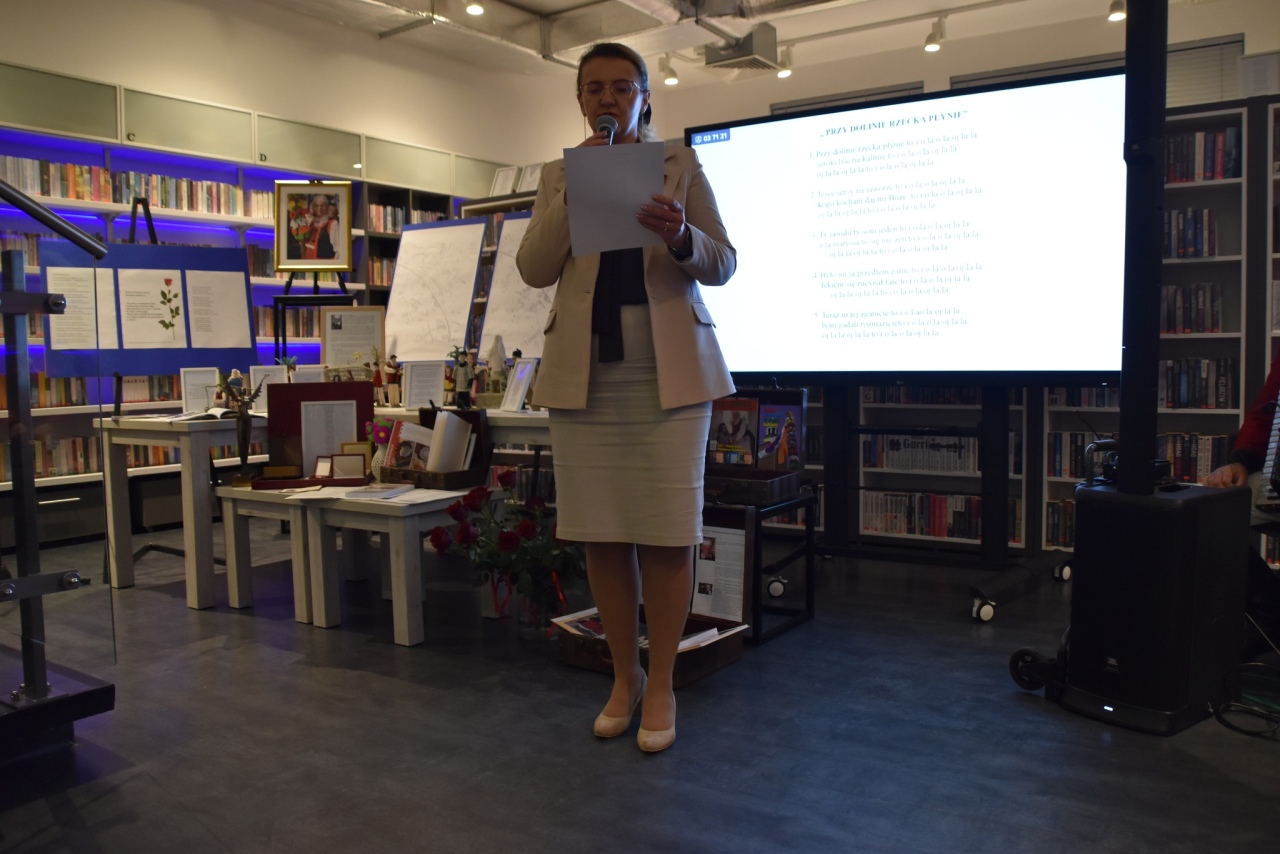 Dawne życie na Kurpiach: pamięci Marianny Staśkiewicz w gminnej bibliotece fot. Gmina Kadzidło  [3.12.2025] - zdjęcie #66 - eOstroleka.pl