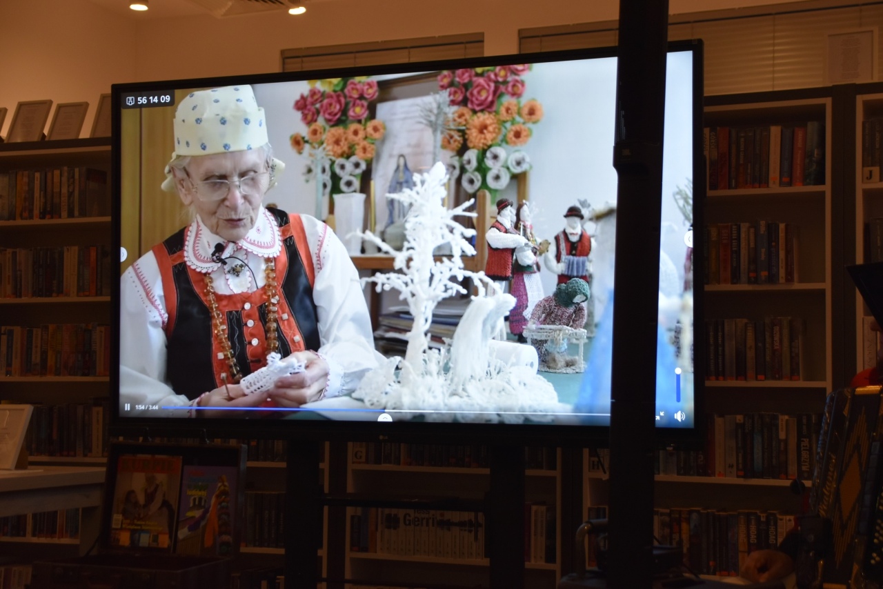 Dawne życie na Kurpiach: pamięci Marianny Staśkiewicz w gminnej bibliotece fot. Gmina Kadzidło  [3.12.2025] - zdjęcie #55 - eOstroleka.pl