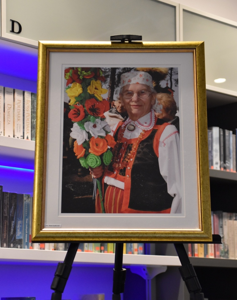 Dawne życie na Kurpiach: pamięci Marianny Staśkiewicz w gminnej bibliotece fot. Gmina Kadzidło  [3.12.2025] - zdjęcie #28 - eOstroleka.pl