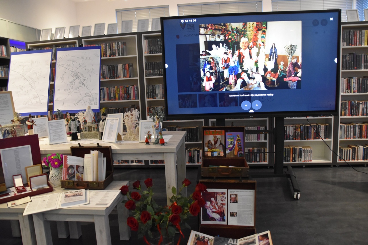Dawne życie na Kurpiach: pamięci Marianny Staśkiewicz w gminnej bibliotece fot. Gmina Kadzidło  [3.12.2025] - zdjęcie #27 - eOstroleka.pl