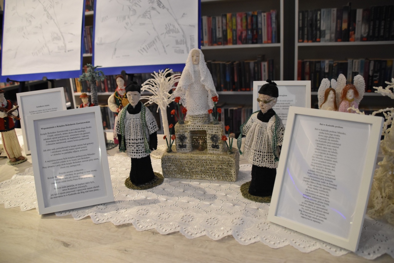 Dawne życie na Kurpiach: pamięci Marianny Staśkiewicz w gminnej bibliotece fot. Gmina Kadzidło  [3.12.2025] - zdjęcie #24 - eOstroleka.pl