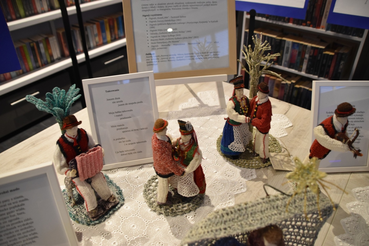 Dawne życie na Kurpiach: pamięci Marianny Staśkiewicz w gminnej bibliotece fot. Gmina Kadzidło  [3.12.2025] - zdjęcie #22 - eOstroleka.pl