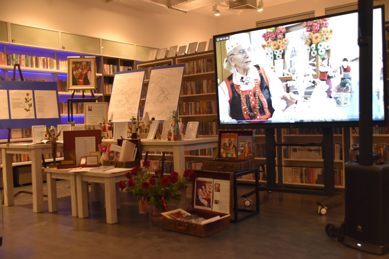 Dawne życie na Kurpiach: pamięci Marianny Staśkiewicz w gminnej bibliotece fot. Gmina Kadzidło  [3.12.2025] - zdjęcie #19 - eOstroleka.pl
