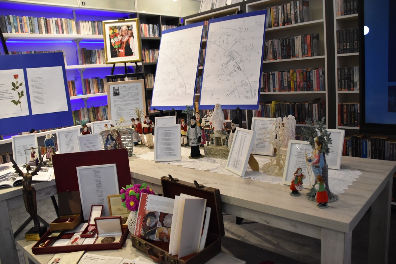 Dawne życie na Kurpiach: pamięci Marianny Staśkiewicz w gminnej bibliotece fot. Gmina Kadzidło  [3.12.2025] - zdjęcie #17 - eOstroleka.pl