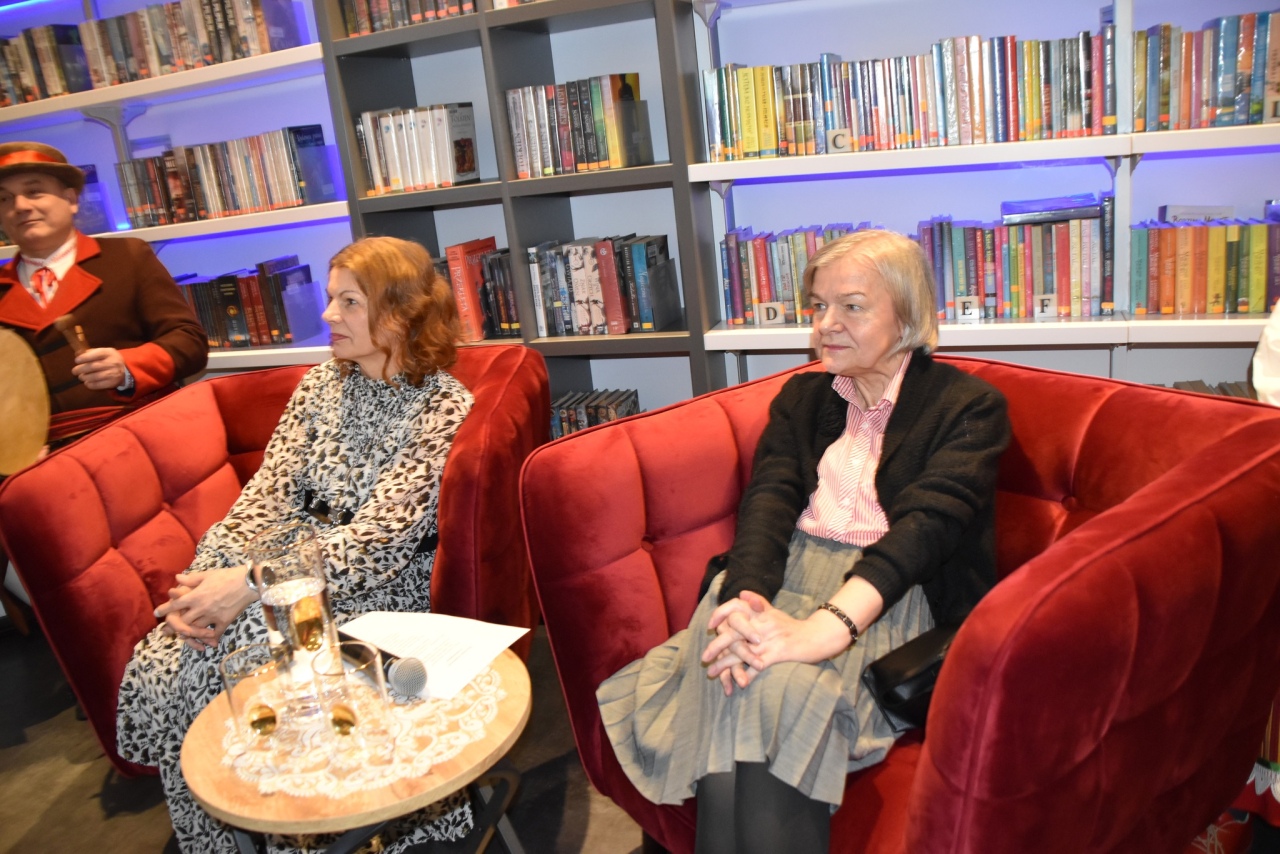 Dawne życie na Kurpiach: pamięci Marianny Staśkiewicz w gminnej bibliotece fot. Gmina Kadzidło  [3.12.2025] - zdjęcie #16 - eOstroleka.pl