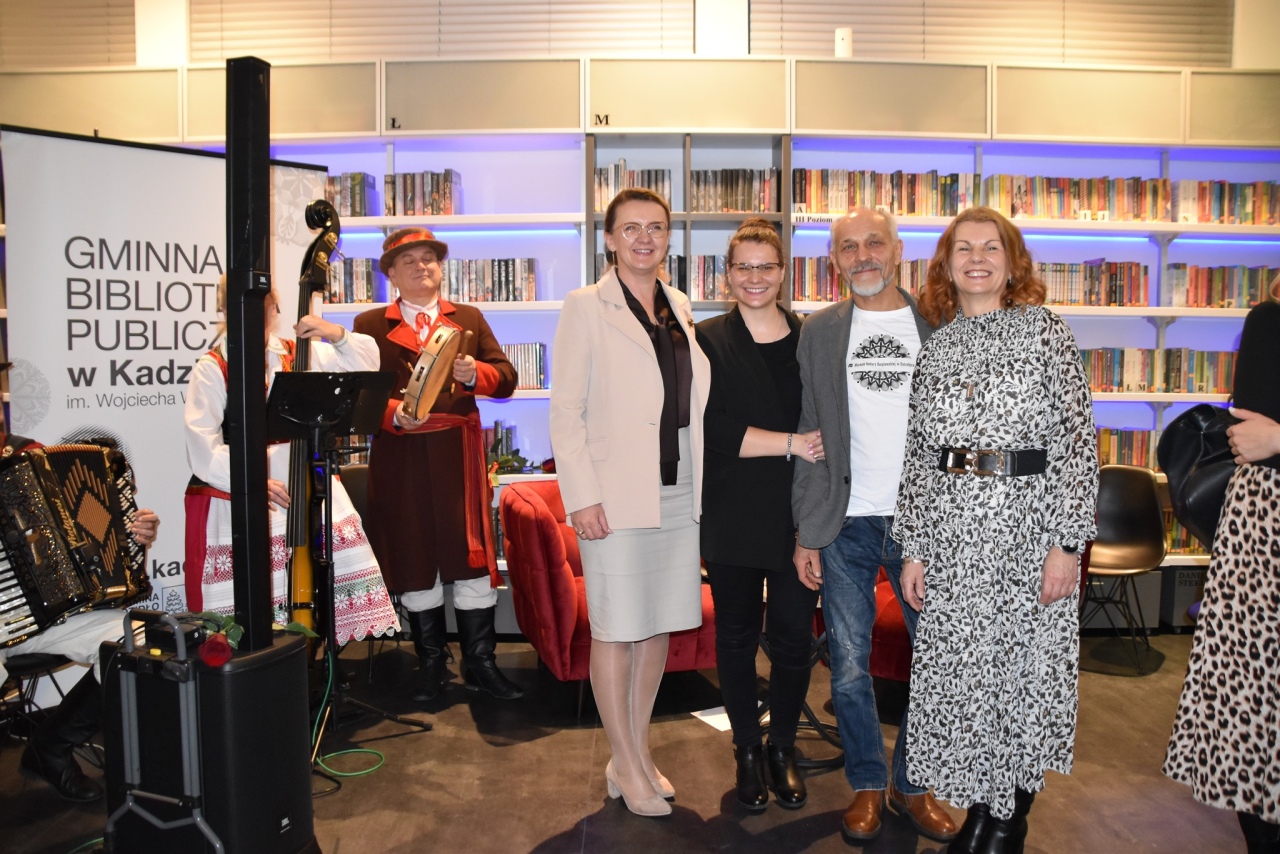 Dawne życie na Kurpiach: pamięci Marianny Staśkiewicz w gminnej bibliotece fot. Gmina Kadzidło  [3.12.2025] - zdjęcie #13 - eOstroleka.pl