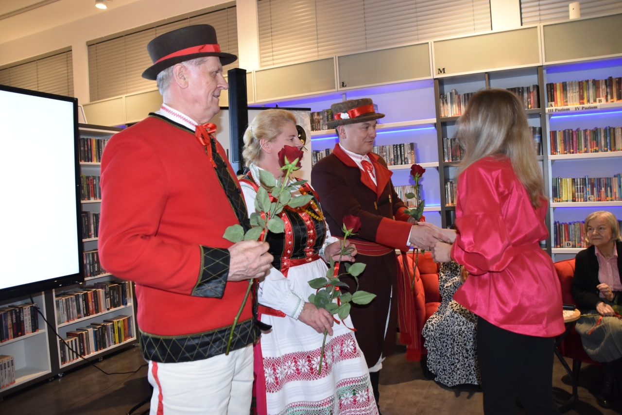 Dawne życie na Kurpiach: pamięci Marianny Staśkiewicz w gminnej bibliotece fot. Gmina Kadzidło  [3.12.2025] - zdjęcie #11 - eOstroleka.pl