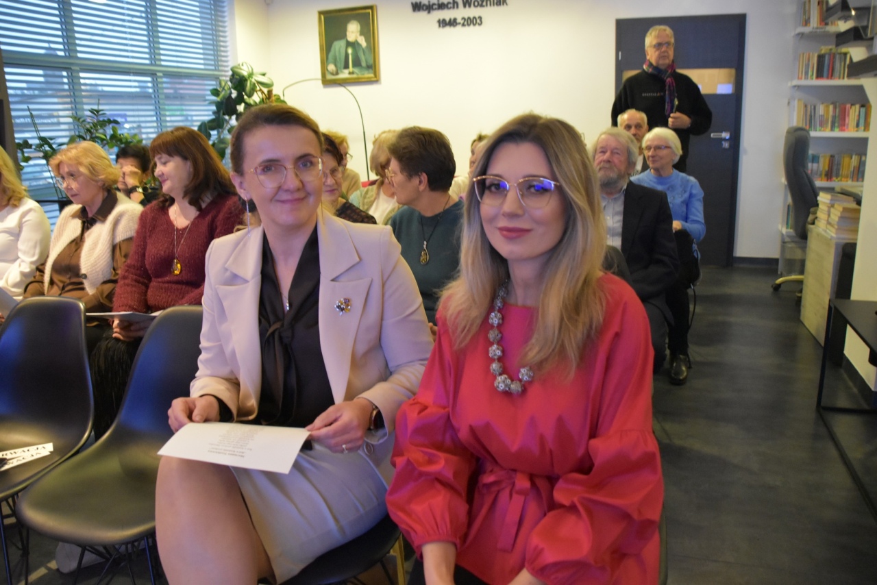 Dawne życie na Kurpiach: pamięci Marianny Staśkiewicz w gminnej bibliotece fot. Gmina Kadzidło  [3.12.2025] - zdjęcie #5 - eOstroleka.pl