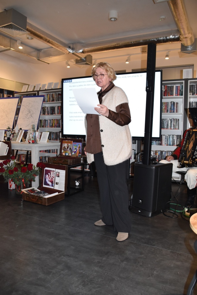 Dawne życie na Kurpiach: pamięci Marianny Staśkiewicz w gminnej bibliotece fot. Gmina Kadzidło  [3.12.2025] - zdjęcie #4 - eOstroleka.pl