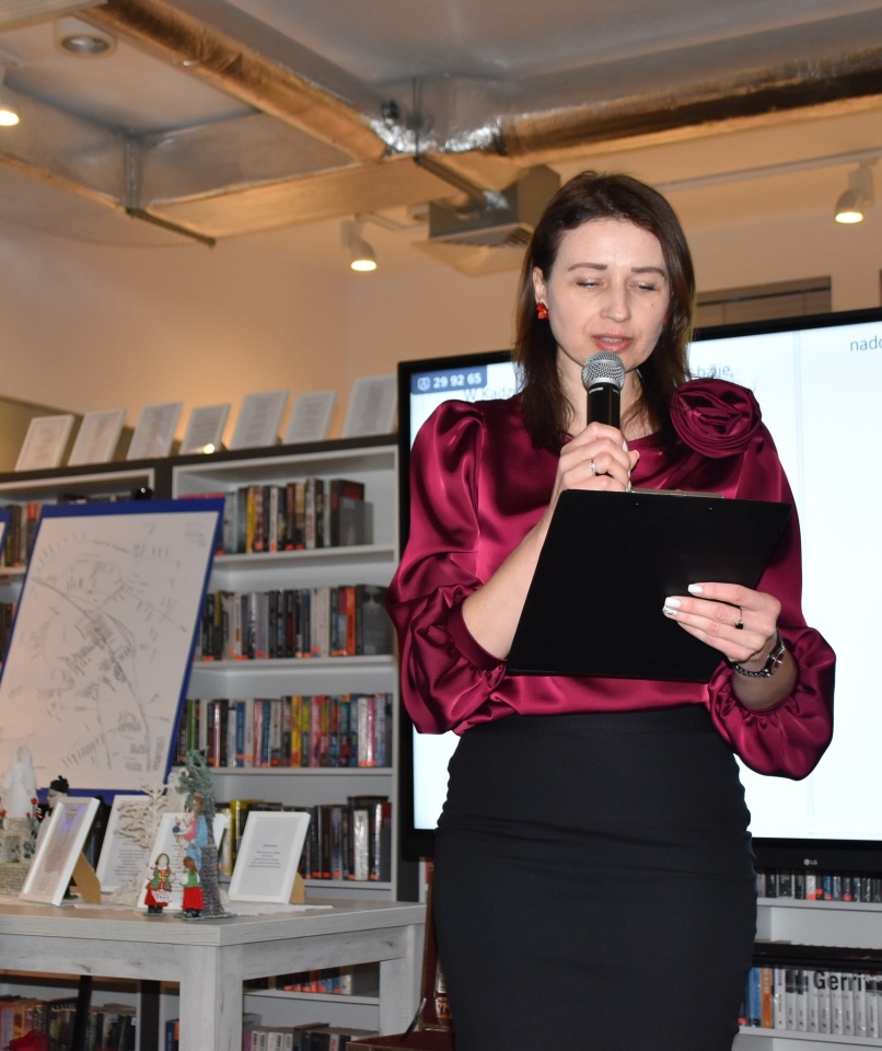 Dawne życie na Kurpiach: pamięci Marianny Staśkiewicz w gminnej bibliotece fot. Gmina Kadzidło  [3.12.2025] - zdjęcie #3 - eOstroleka.pl