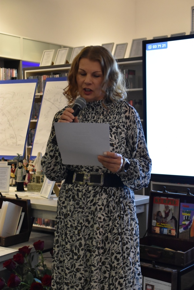 Dawne życie na Kurpiach: pamięci Marianny Staśkiewicz w gminnej bibliotece fot. Gmina Kadzidło  [3.12.2025] - zdjęcie #2 - eOstroleka.pl