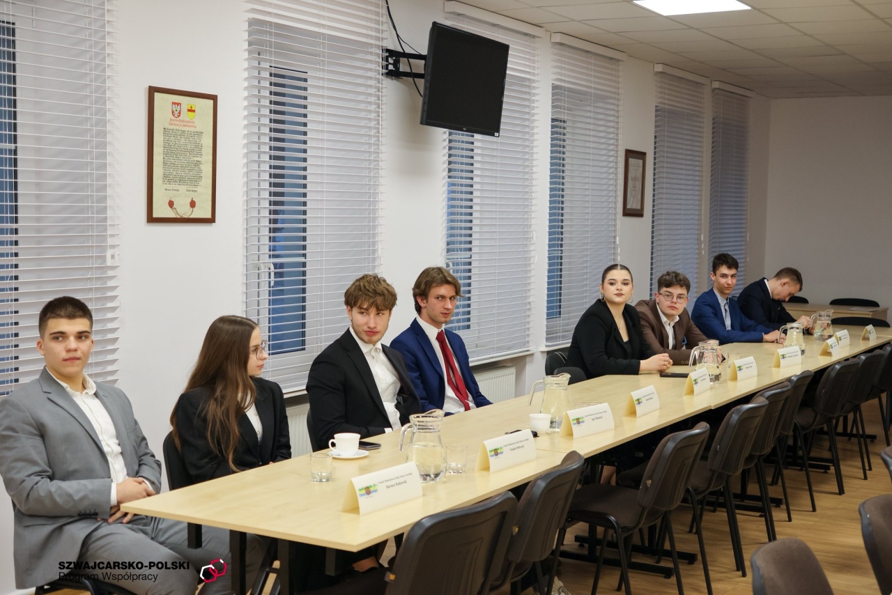 MRM po II sesji: od WOŚP 2026 po pomoc dla schroniska - ostrołęcka młodzież planuje działania fot. MRM Ostrołęka [2.12.2025] - zdjęcie #7 - eOstroleka.pl