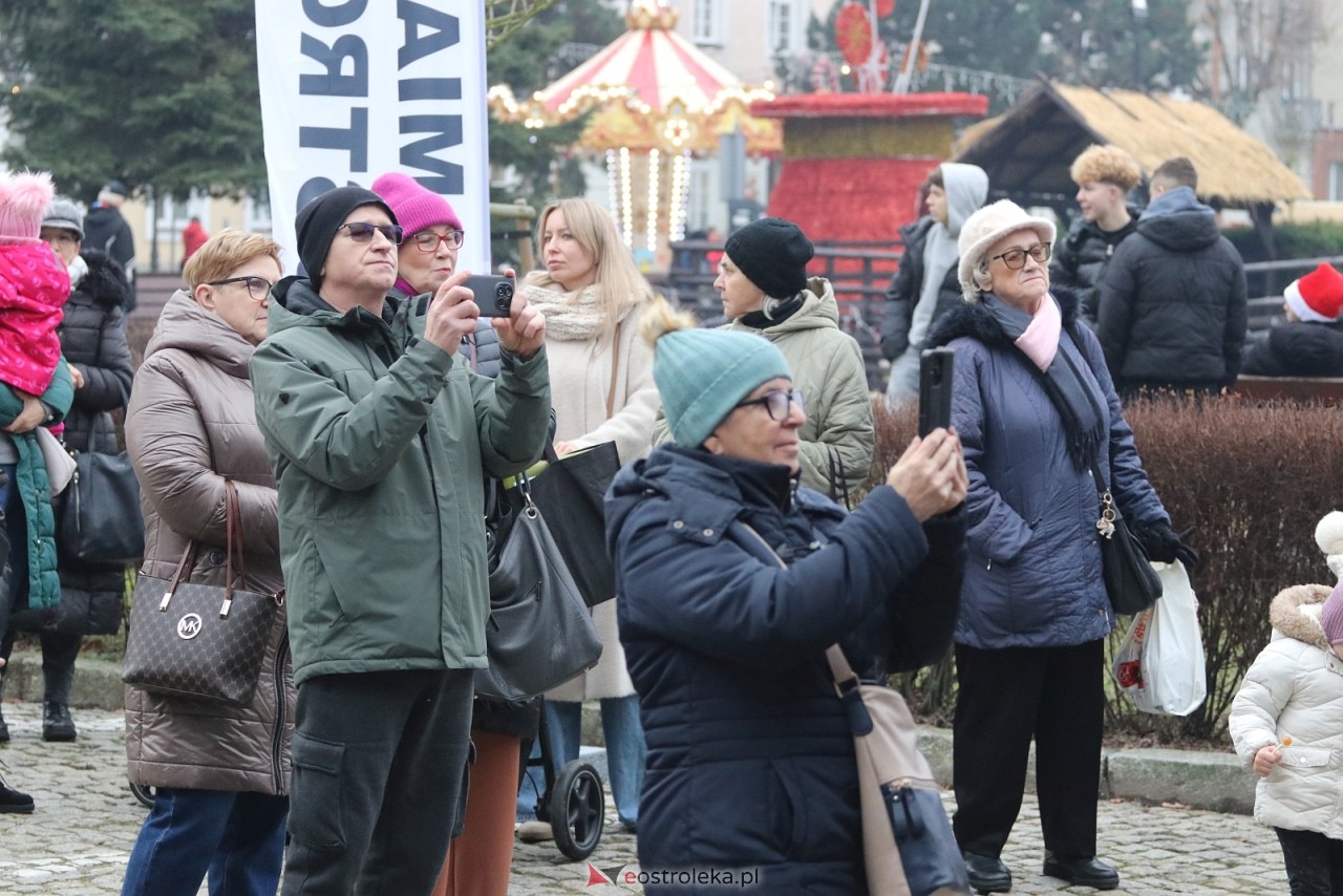 Jarmark Bożonarodzeniowy w Ostrołęce - występy dzieci [5.12.2025] - zdjęcie #130 - eOstroleka.pl