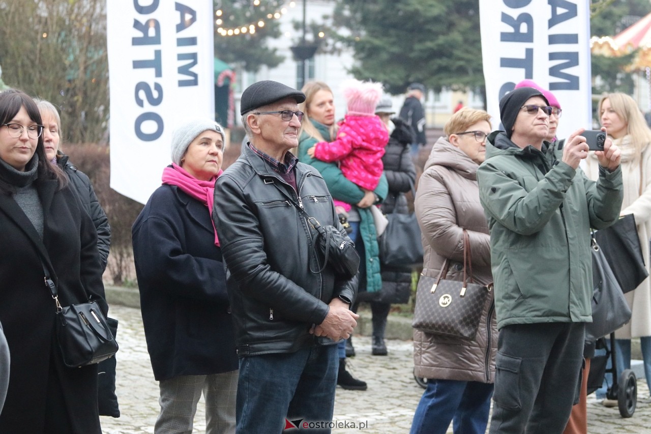 Jarmark Bożonarodzeniowy w Ostrołęce - występy dzieci [5.12.2025] - zdjęcie #129 - eOstroleka.pl