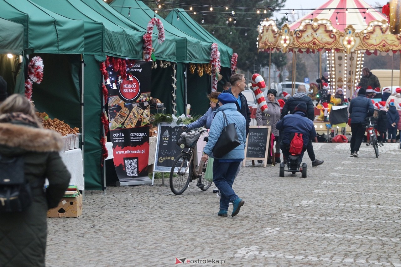 Jarmark Bożonarodzeniowy w Ostrołęce - występy dzieci [5.12.2025] - zdjęcie #121 - eOstroleka.pl