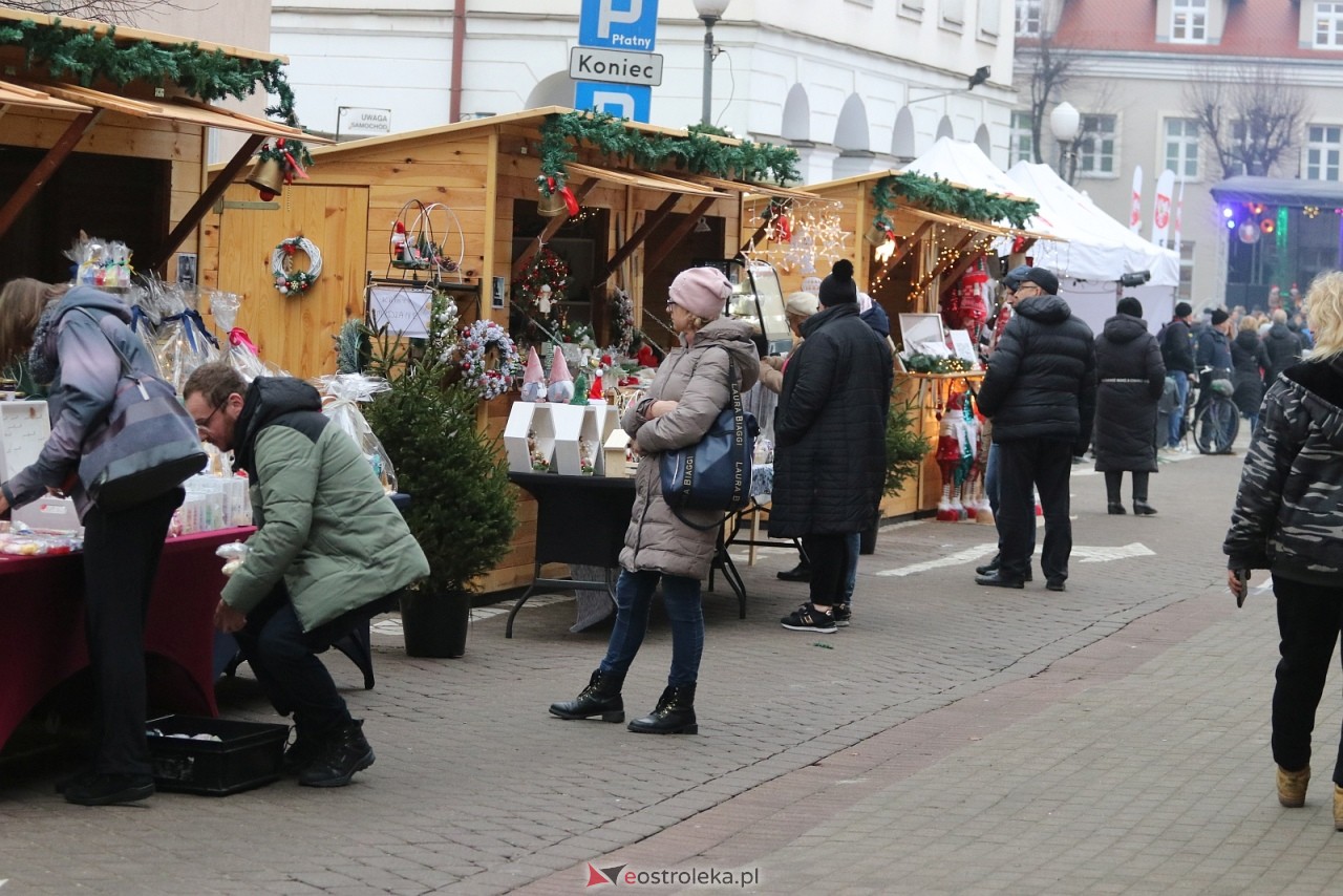 Jarmark Bożonarodzeniowy w Ostrołęce - występy dzieci [5.12.2025] - zdjęcie #107 - eOstroleka.pl