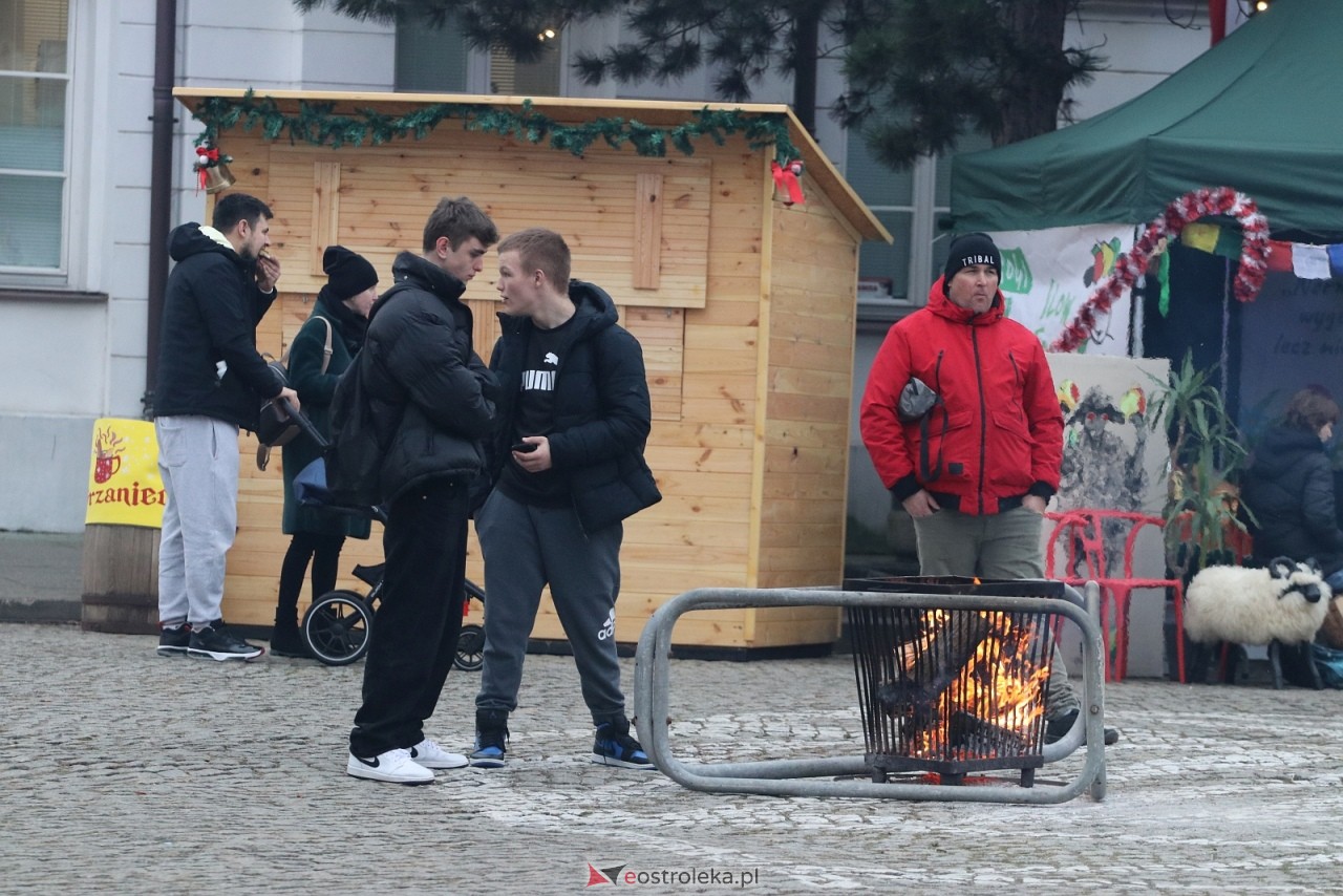 Jarmark Bożonarodzeniowy w Ostrołęce - występy dzieci [5.12.2025] - zdjęcie #82 - eOstroleka.pl