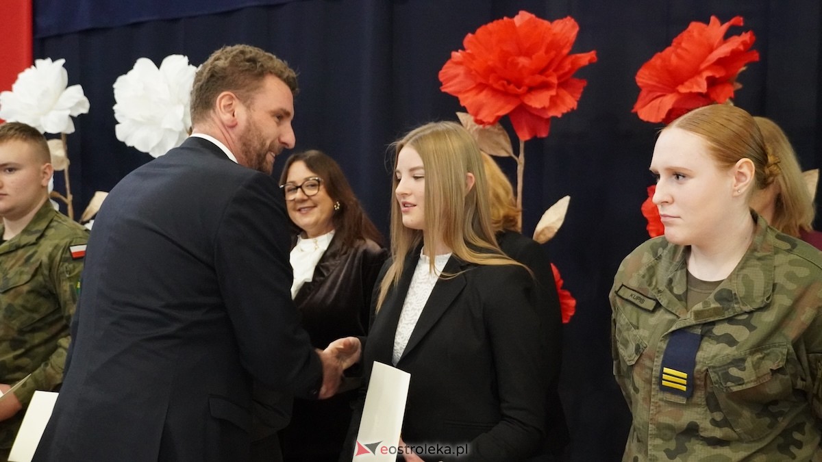 Uroczyste wręczenie stypendiów Prezesa Rady Ministrów [5.12.2025] - zdjęcie #104 - eOstroleka.pl