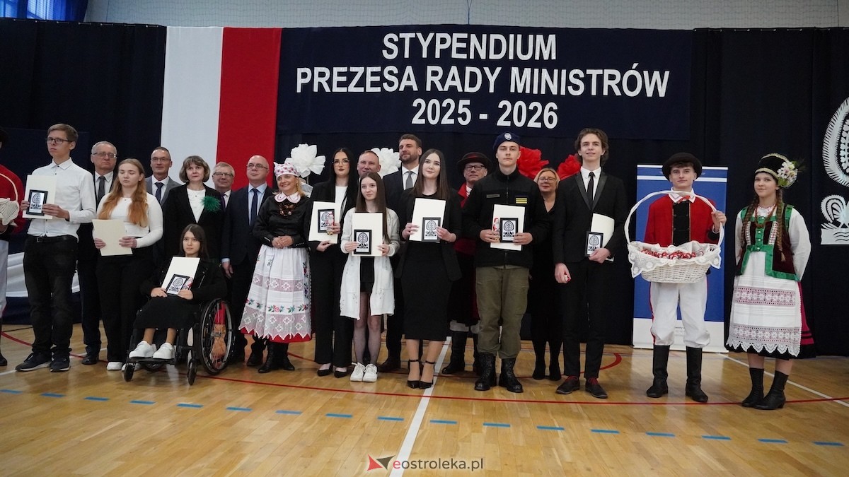 Uroczyste wręczenie stypendiów Prezesa Rady Ministrów [5.12.2025] - zdjęcie #75 - eOstroleka.pl