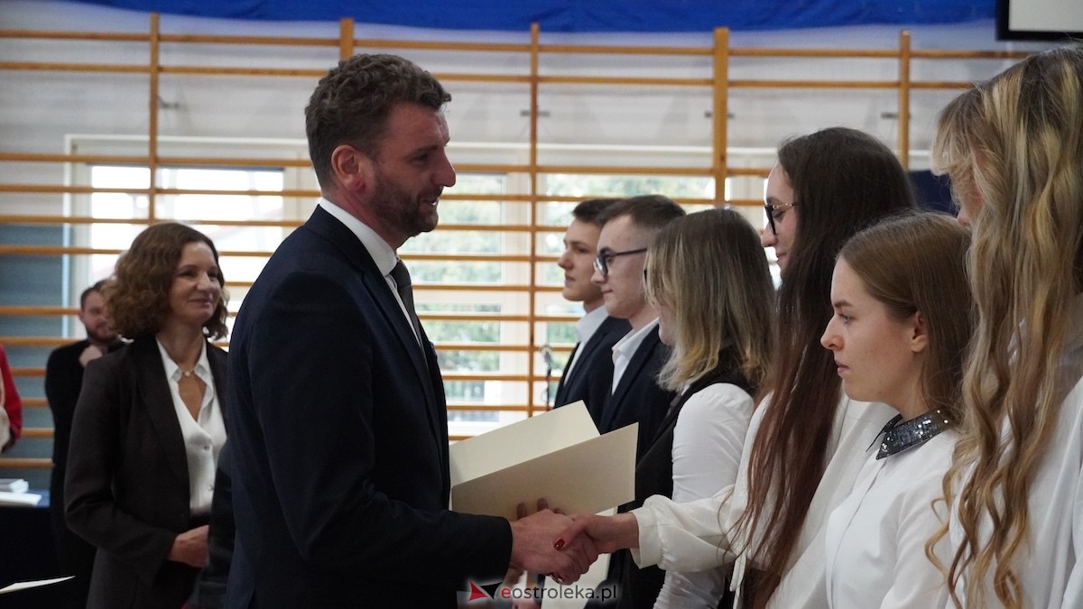 Uroczyste wręczenie stypendiów Prezesa Rady Ministrów [5.12.2025] - zdjęcie #64 - eOstroleka.pl