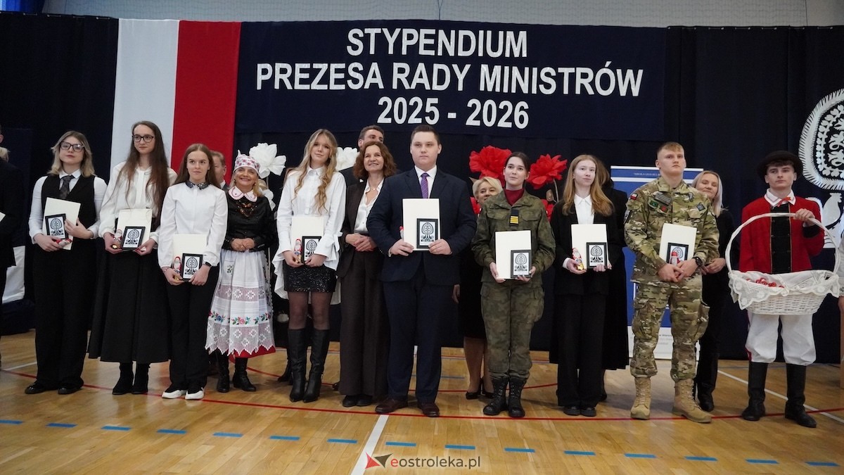 Uroczyste wręczenie stypendiów Prezesa Rady Ministrów [5.12.2025] - zdjęcie #48 - eOstroleka.pl