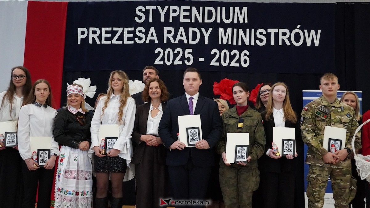 Uroczyste wręczenie stypendiów Prezesa Rady Ministrów [5.12.2025] - zdjęcie #46 - eOstroleka.pl