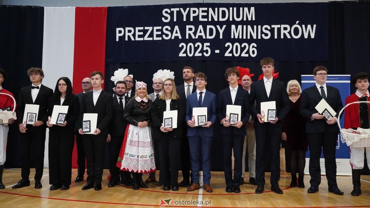 Uroczyste wręczenie stypendiów Prezesa Rady Ministrów [5.12.2025] - zdjęcie #29 - eOstroleka.pl