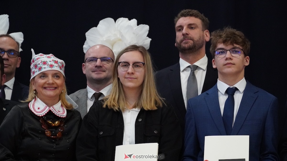 Uroczyste wręczenie stypendiów Prezesa Rady Ministrów [5.12.2025] - zdjęcie #28 - eOstroleka.pl