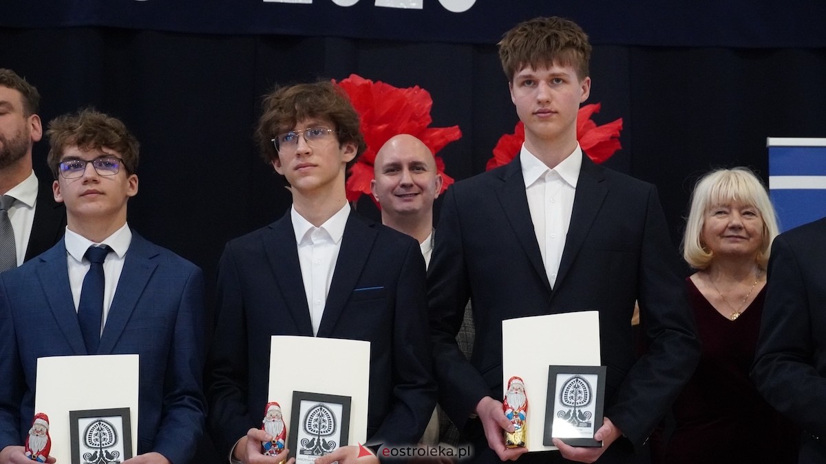 Uroczyste wręczenie stypendiów Prezesa Rady Ministrów [5.12.2025] - zdjęcie #27 - eOstroleka.pl
