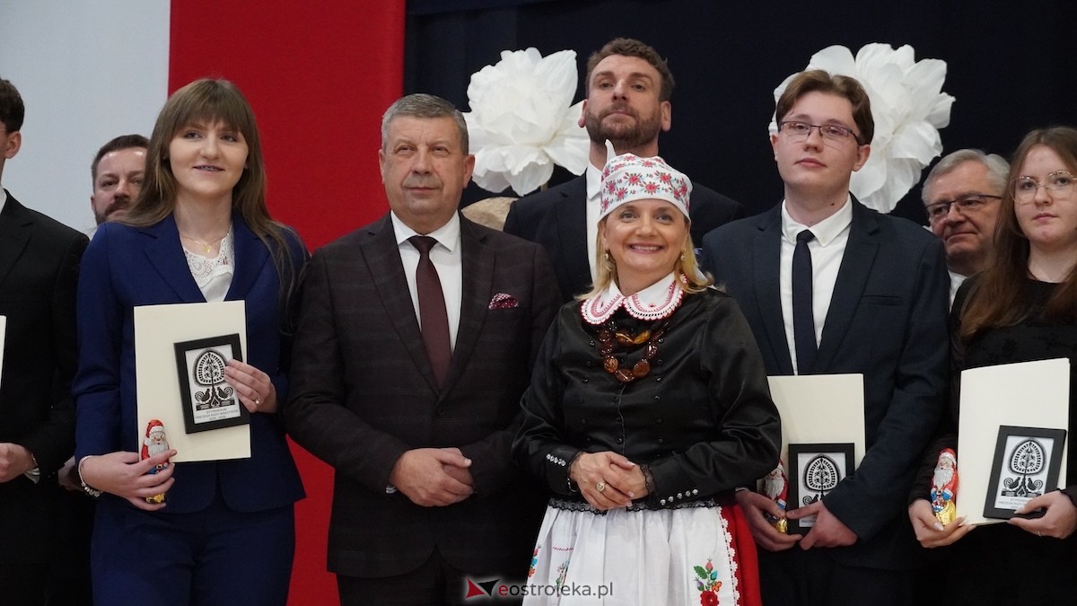 Uroczyste wręczenie stypendiów Prezesa Rady Ministrów [5.12.2025] - zdjęcie #16 - eOstroleka.pl