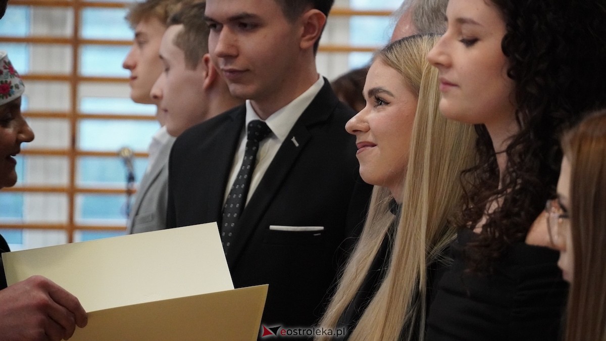 Uroczyste wręczenie stypendiów Prezesa Rady Ministrów [5.12.2025] - zdjęcie #7 - eOstroleka.pl