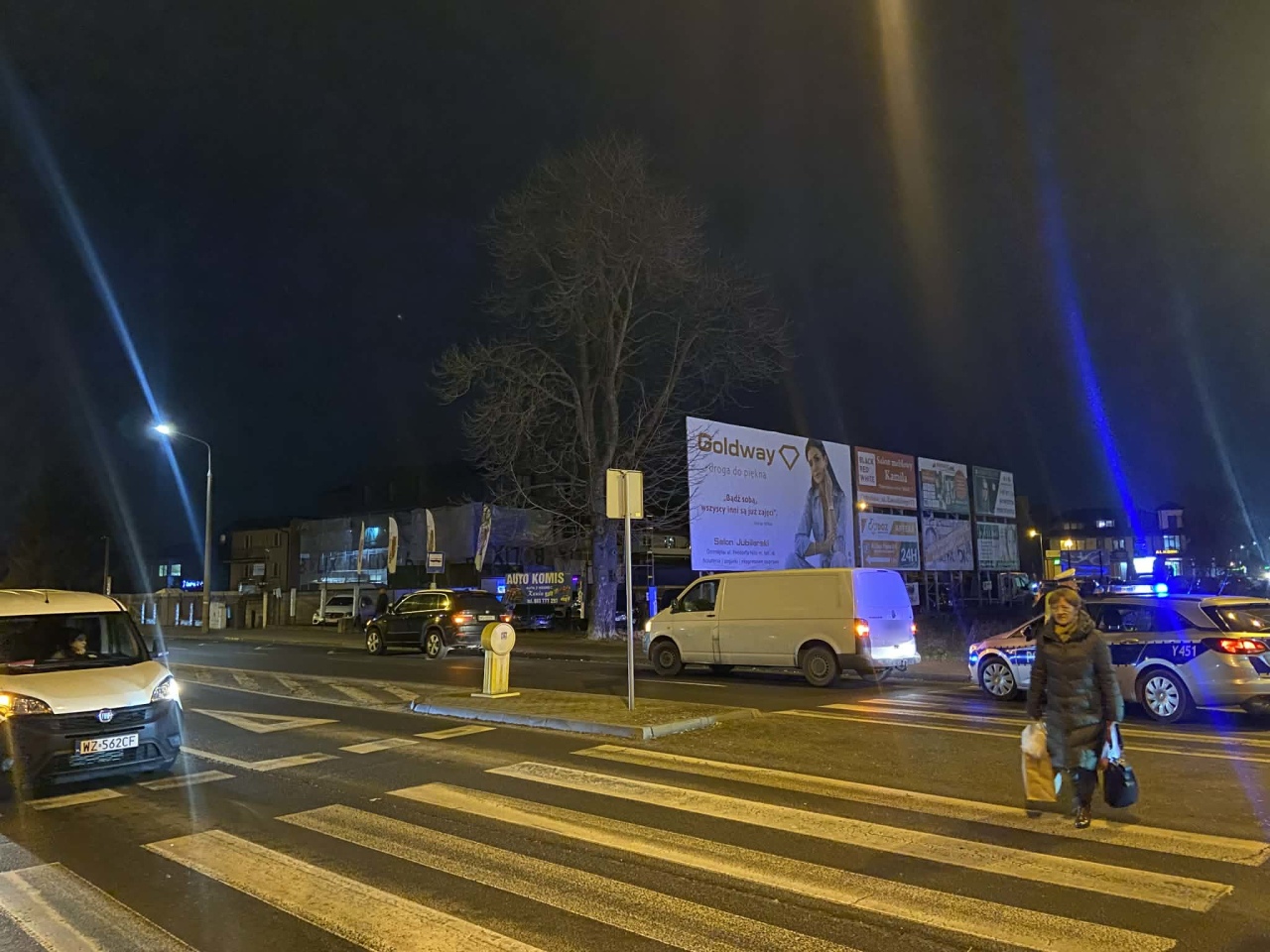 Kolizja na rondzie Niedziałkowskiej w Ostrołęce [05.12.2025] - zdjęcie #5 - eOstroleka.pl