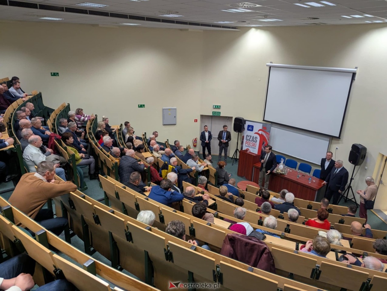 Spotkanie z wiceprezesem PiS Tobiaszem Bocheńskim [5.12.2025] - zdjęcie #8 - eOstroleka.pl