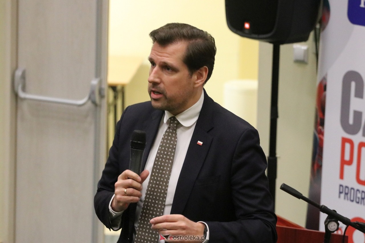 Spotkanie z wiceprezesem PiS Tobiaszem Bocheńskim [5.12.2025] - zdjęcie #2 - eOstroleka.pl