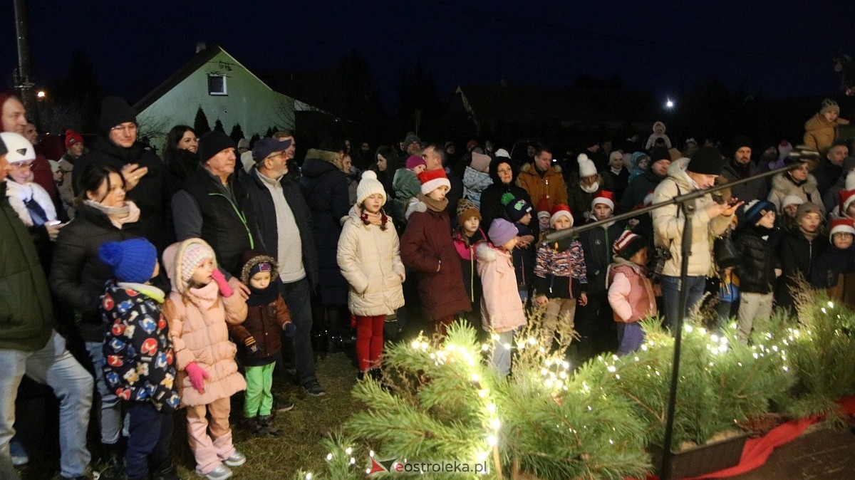 Rozświetlenie choinki w Dzbeninie [06.12.2025] - zdjęcie #44 - eOstroleka.pl