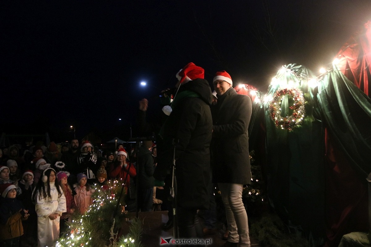 Rozświetlenie choinki w Dzbeninie [06.12.2025] - zdjęcie #42 - eOstroleka.pl