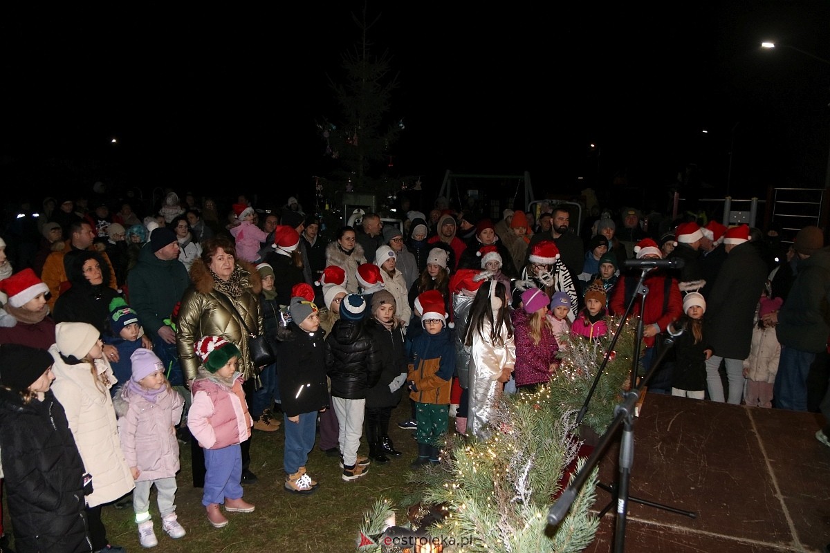 Rozświetlenie choinki w Dzbeninie [06.12.2025] - zdjęcie #36 - eOstroleka.pl