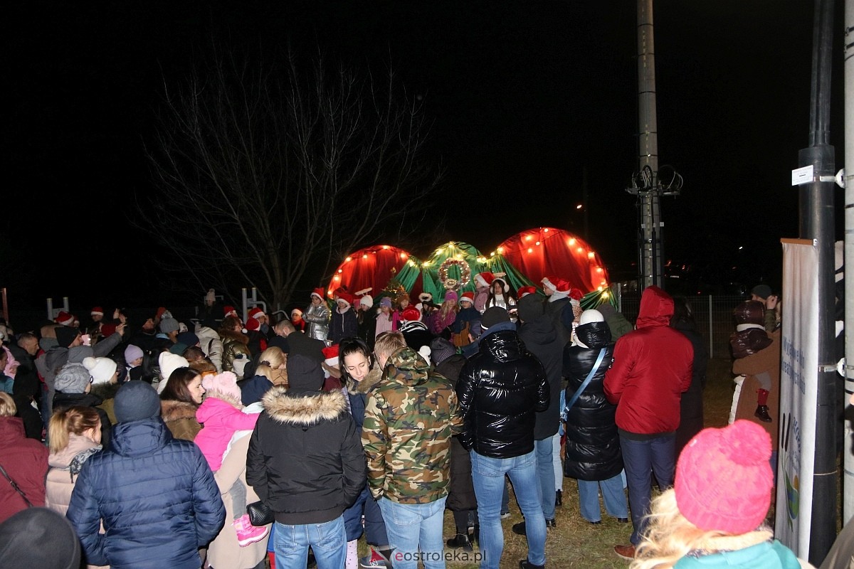 Rozświetlenie choinki w Dzbeninie [06.12.2025] - zdjęcie #31 - eOstroleka.pl