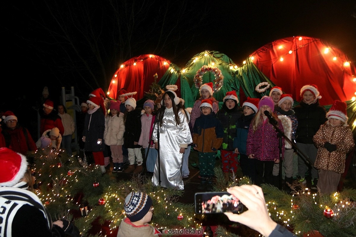 Rozświetlenie choinki w Dzbeninie [06.12.2025] - zdjęcie #27 - eOstroleka.pl