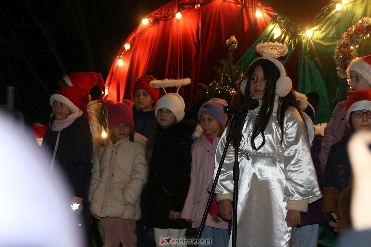 Rozświetlenie choinki w Dzbeninie [06.12.2025] - zdjęcie #25 - eOstroleka.pl