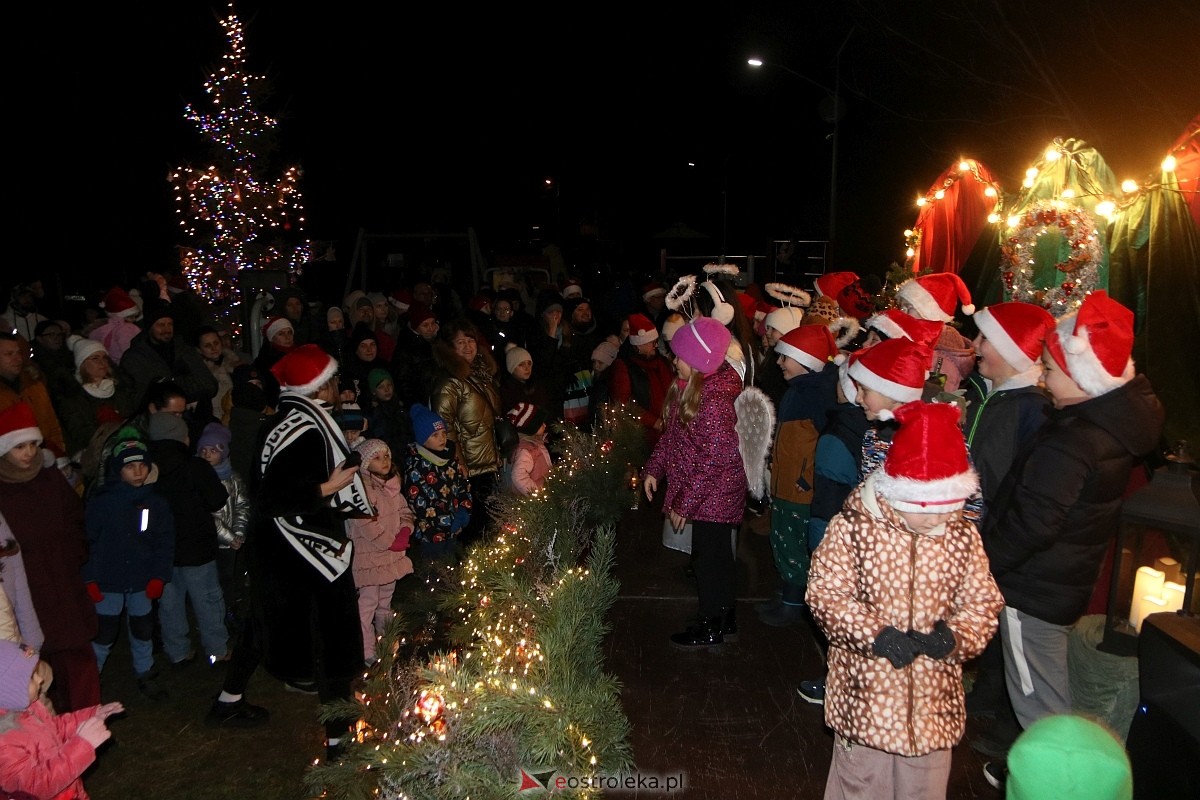 Rozświetlenie choinki w Dzbeninie [06.12.2025] - zdjęcie #13 - eOstroleka.pl