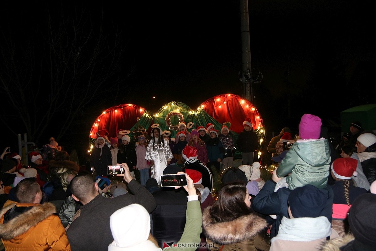 Rozświetlenie choinki w Dzbeninie [06.12.2025] - zdjęcie #10 - eOstroleka.pl