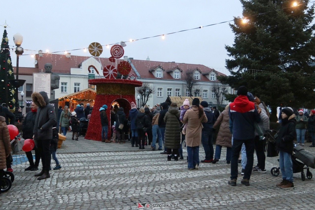 Jarmark Bożonarodzeniowy 2025. Wizyta Mikołaja [6.12.2025] - zdjęcie #89 - eOstroleka.pl