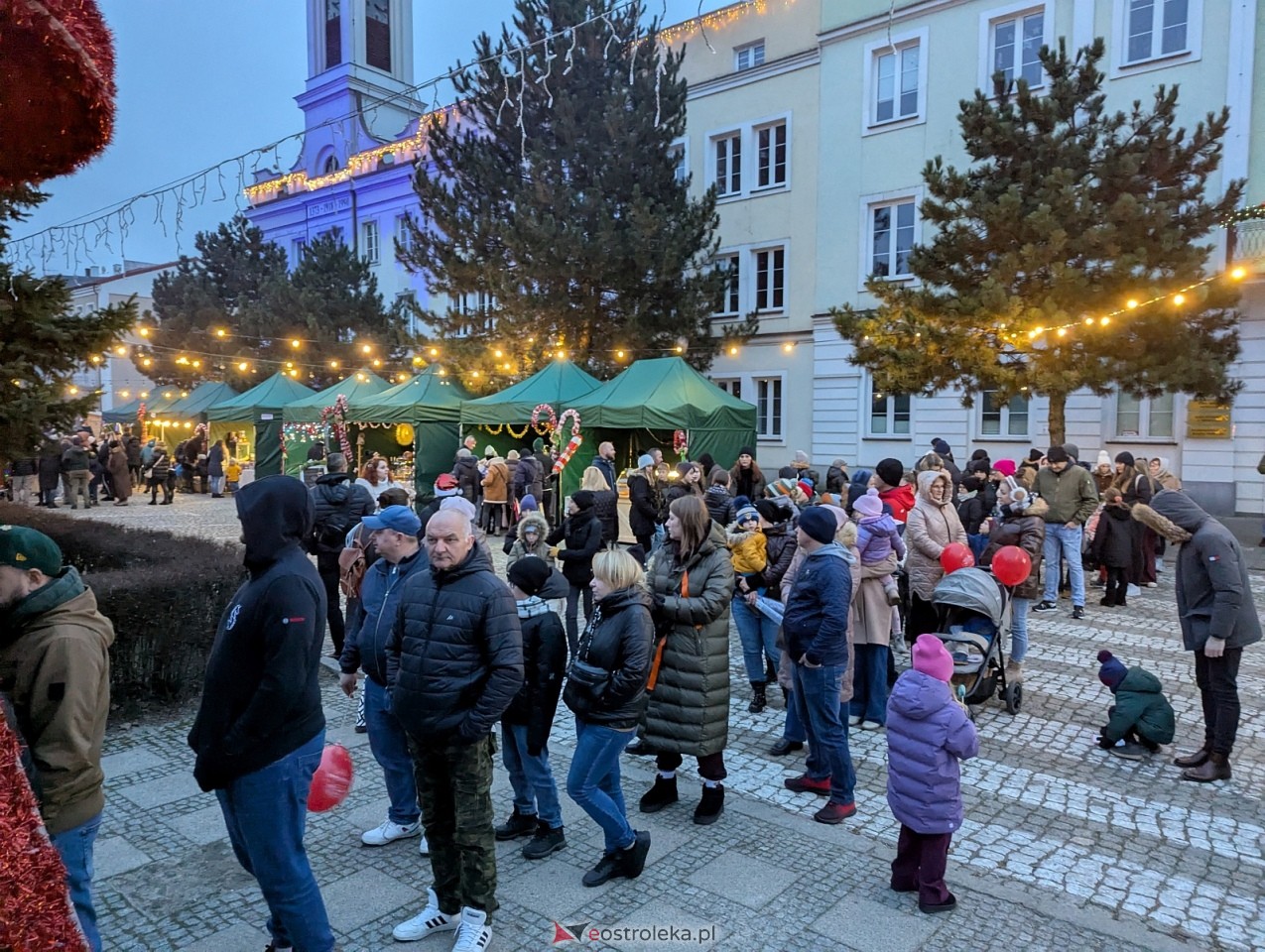 Jarmark Bożonarodzeniowy 2025. Wizyta Mikołaja [6.12.2025] - zdjęcie #61 - eOstroleka.pl